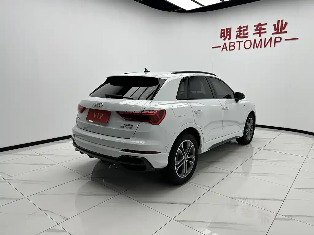Audi Q3 — фото 10