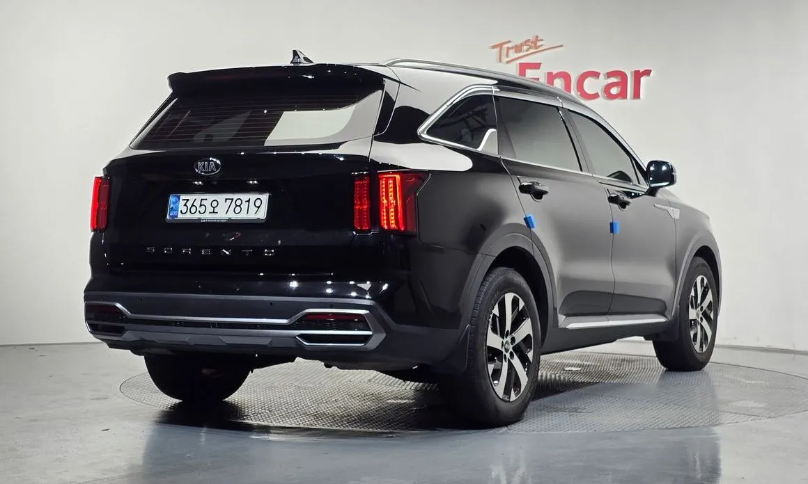 Kia Sorento — фото 7