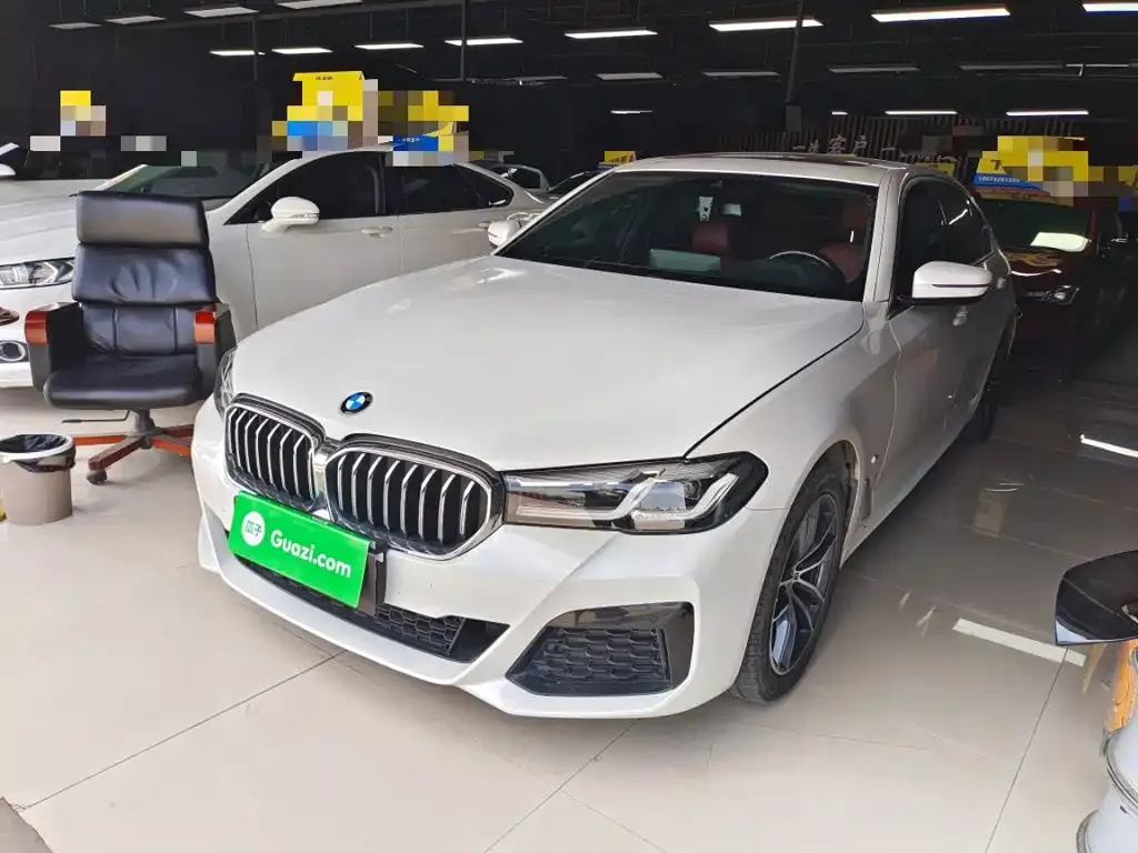BMW 5 Series — фото 1