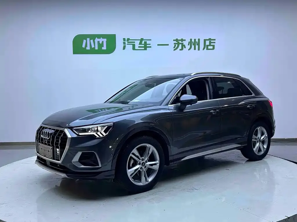 Audi Q3 — фото 1