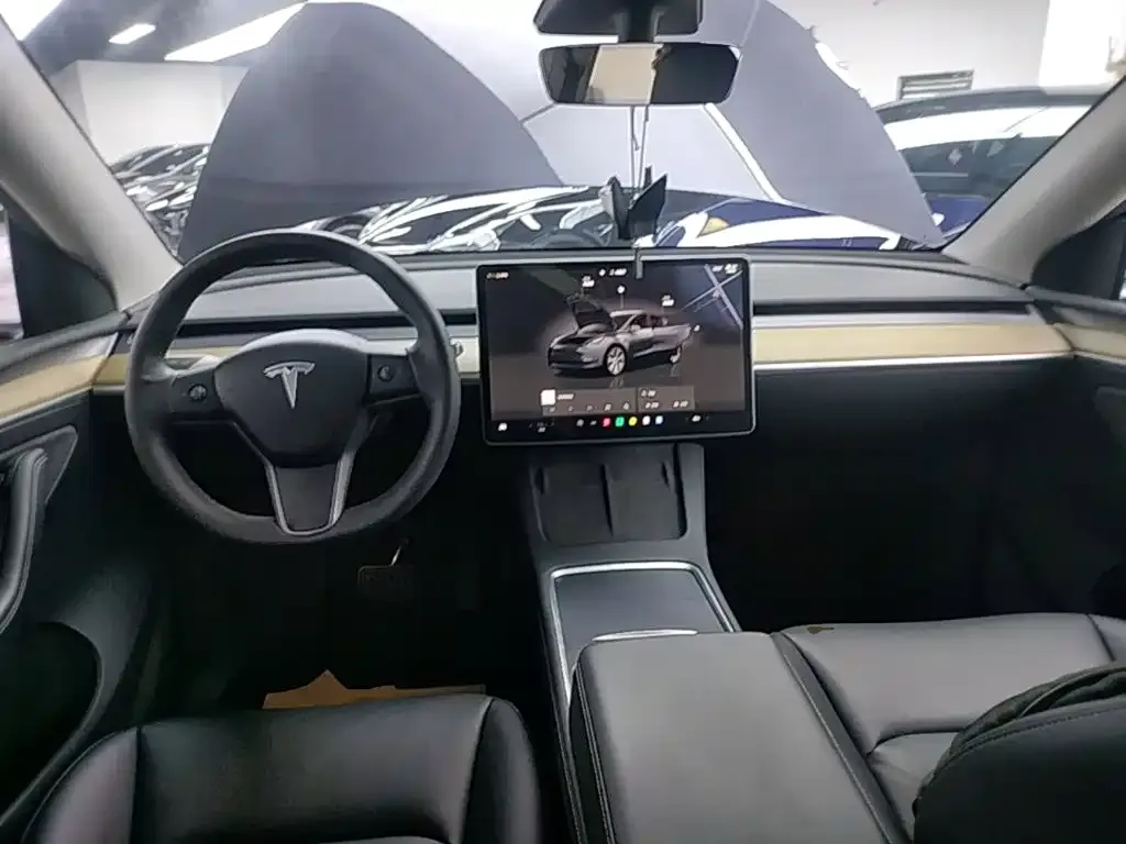 Tesla Model Y — фото 3