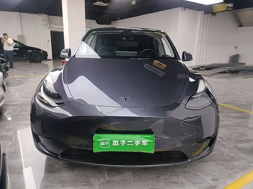 Tesla Model Y — фото 9