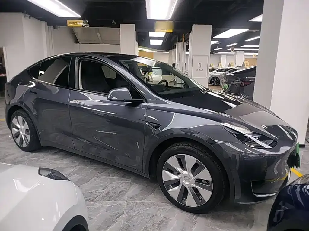 Tesla Model Y — фото 7