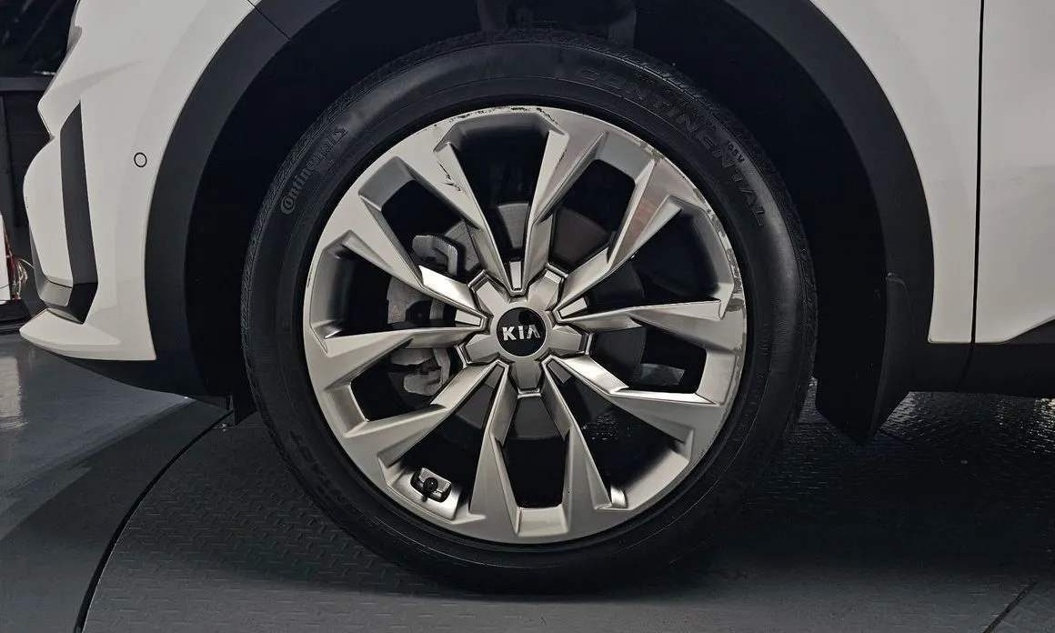 Kia Sorento — фото 7