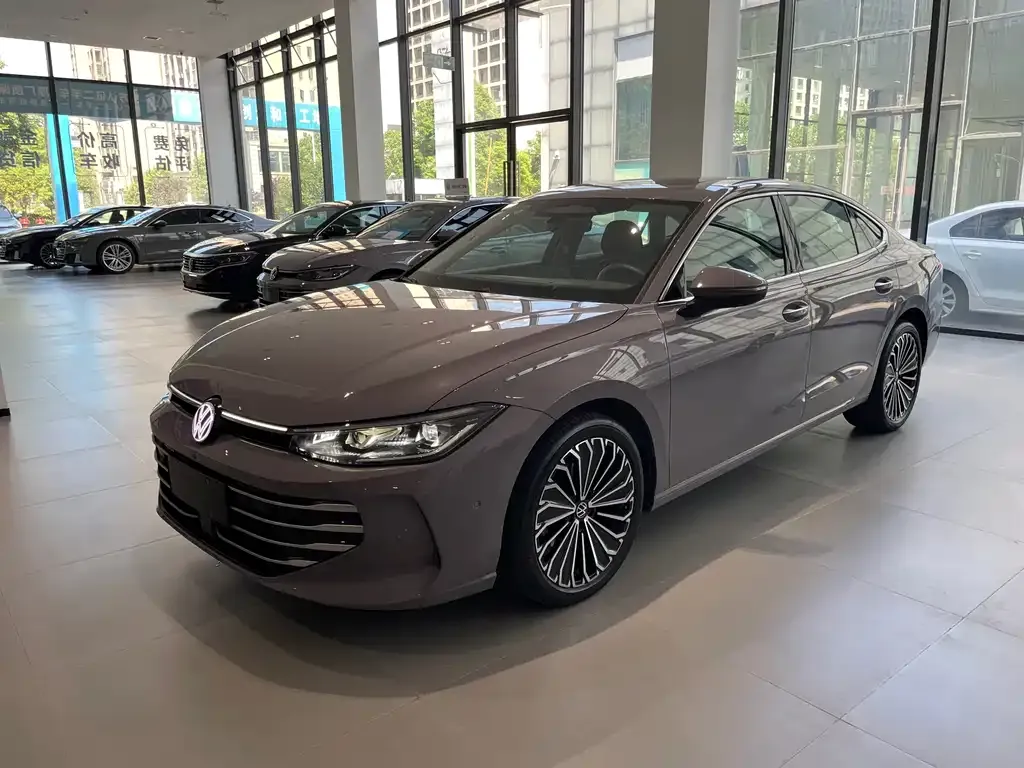 Volkswagen Passat — фото 1