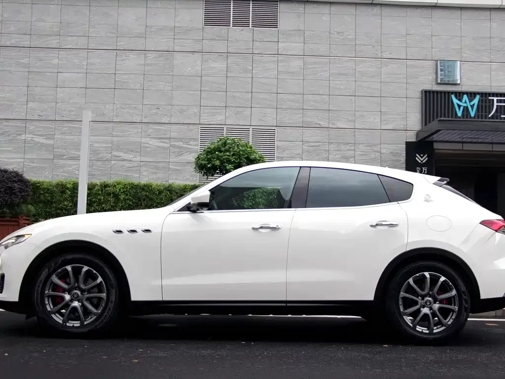 Maserati Levante — фото 5