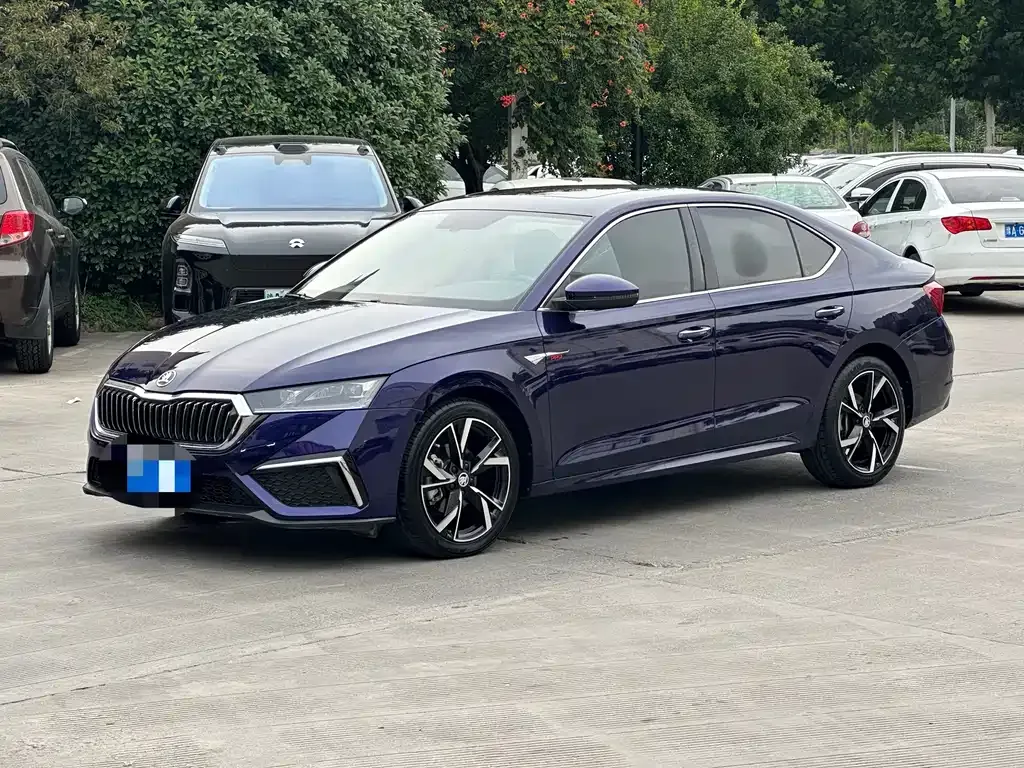 Skoda Octavia — фото 1
