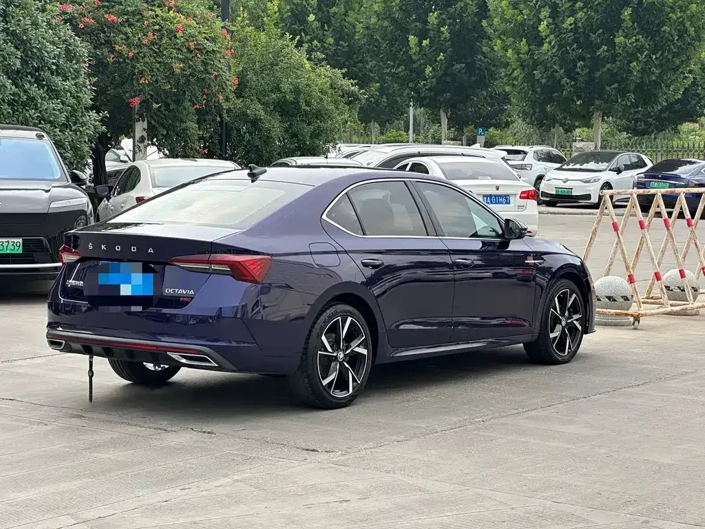 Skoda Octavia — фото 6