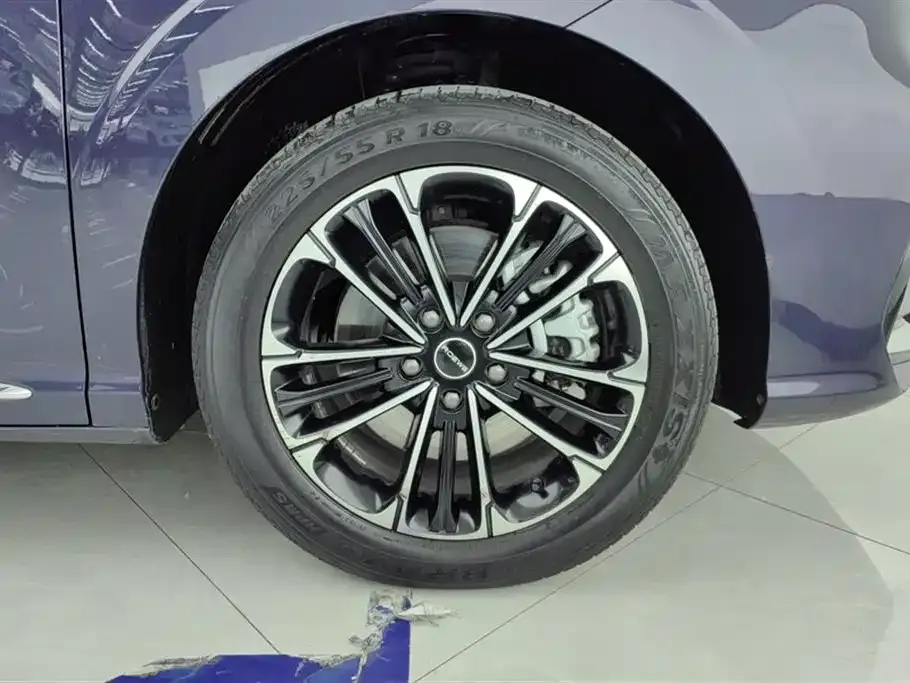 Roewe iMAX8 — фото 3