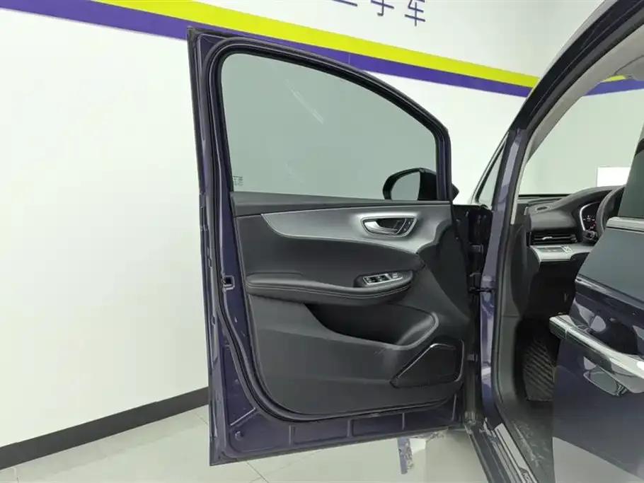 Roewe iMAX8 — фото 9