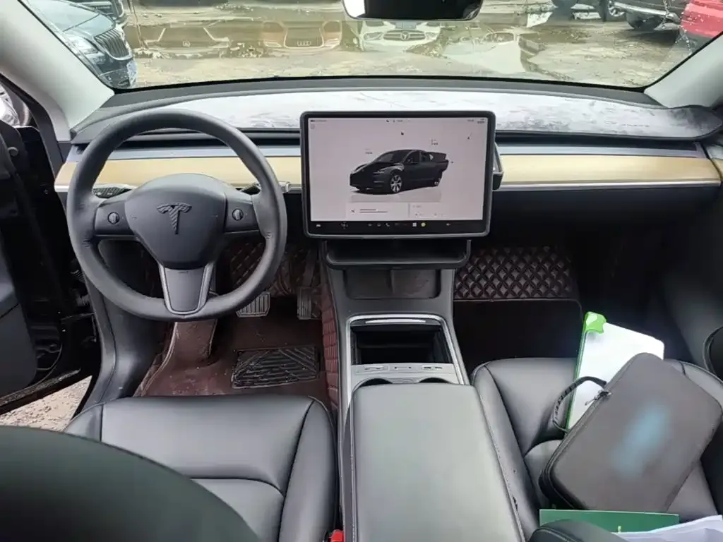 Tesla Model Y — фото 6