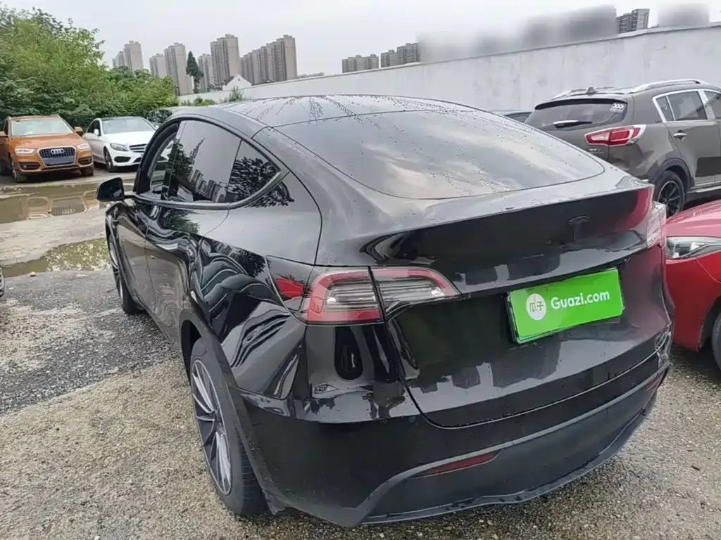 Tesla Model Y — фото 5