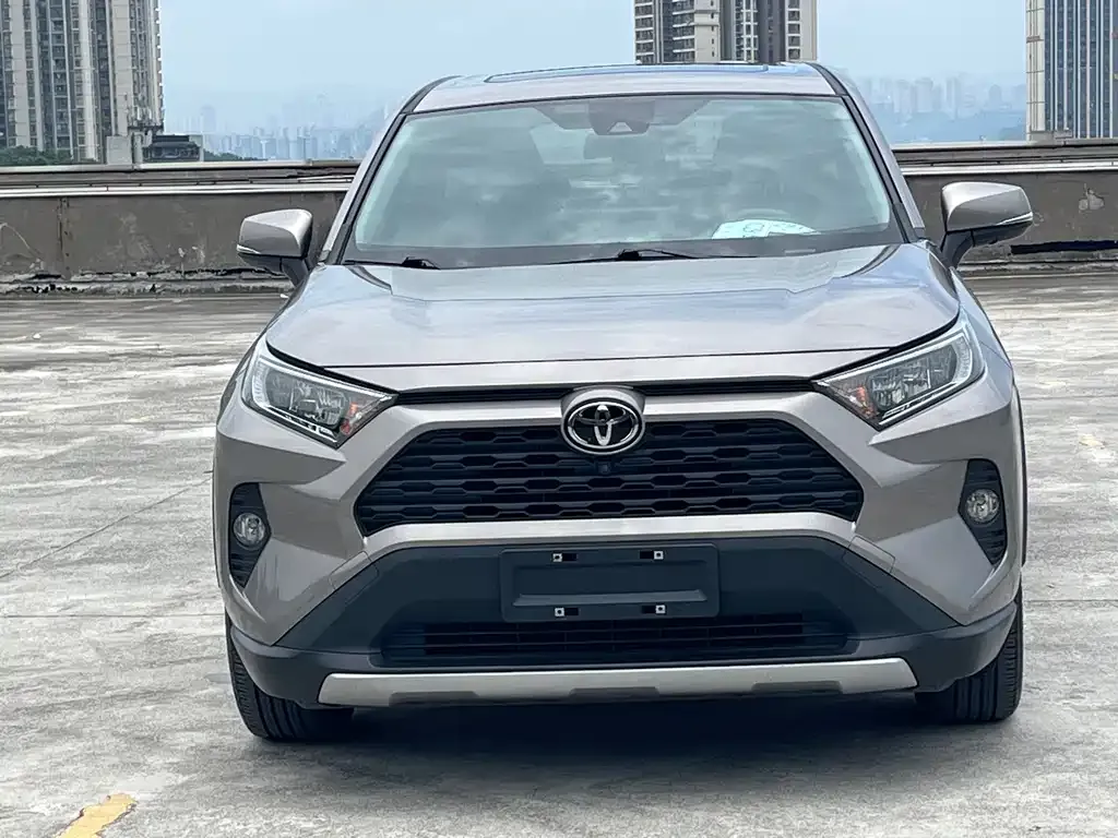 Toyota RAV4 — фото 6