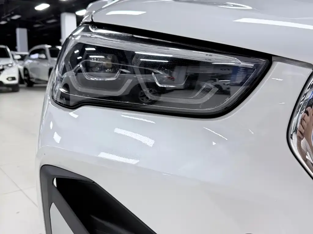 BMW X1 — фото 5