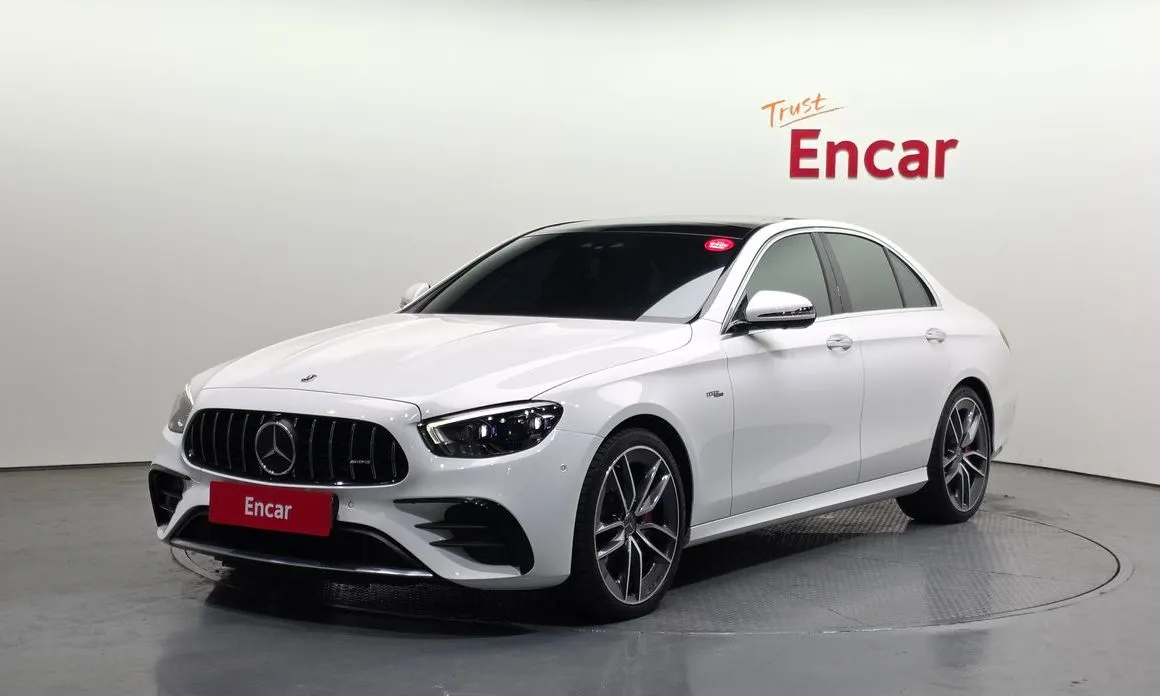 Mercedes-Benz E-Class — фото 1