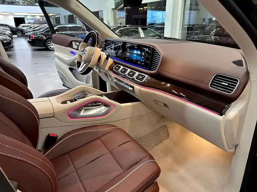 Mercedes-Benz GLS — фото 6