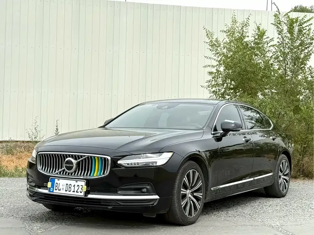 Volvo S90 — фото 1