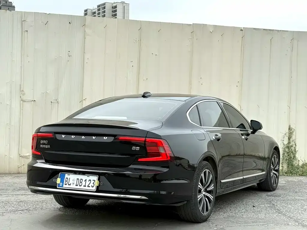 Volvo S90 — фото 3