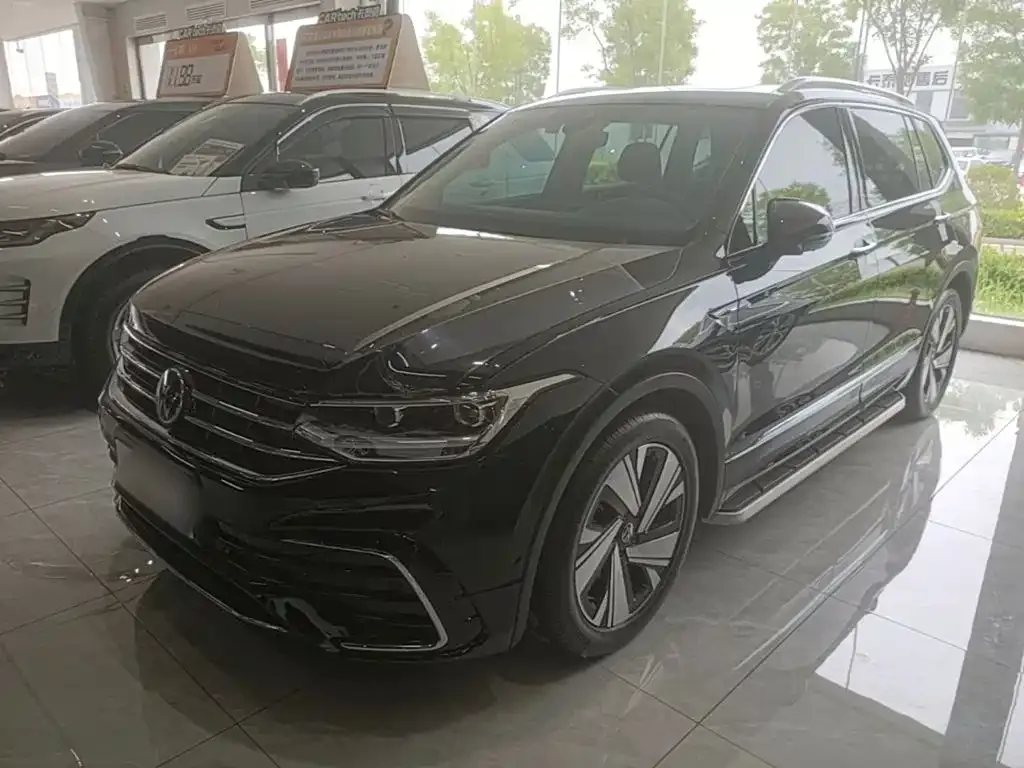 Volkswagen Tiguan L — фото 9
