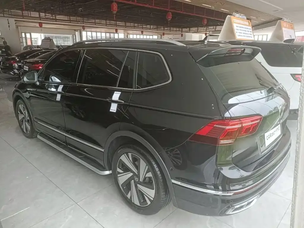 Volkswagen Tiguan L — фото 4