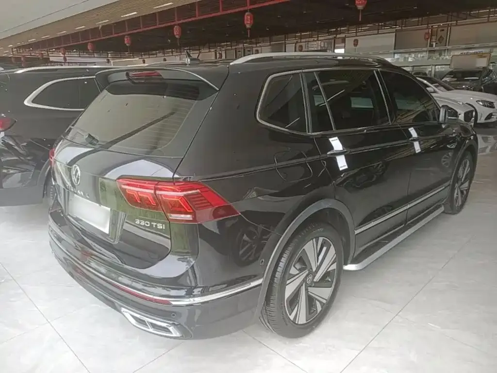 Volkswagen Tiguan L — фото 2
