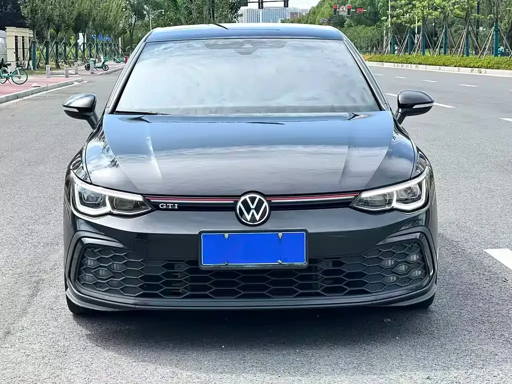 Volkswagen Golf GTI — фото 8