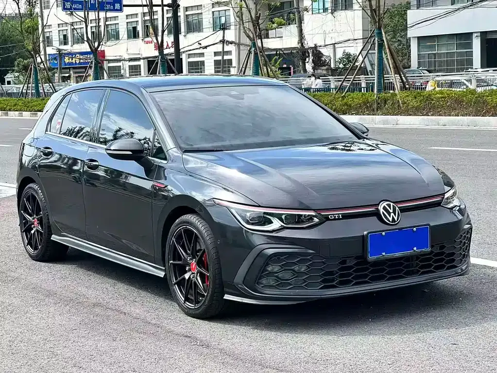 Volkswagen Golf GTI — фото 6
