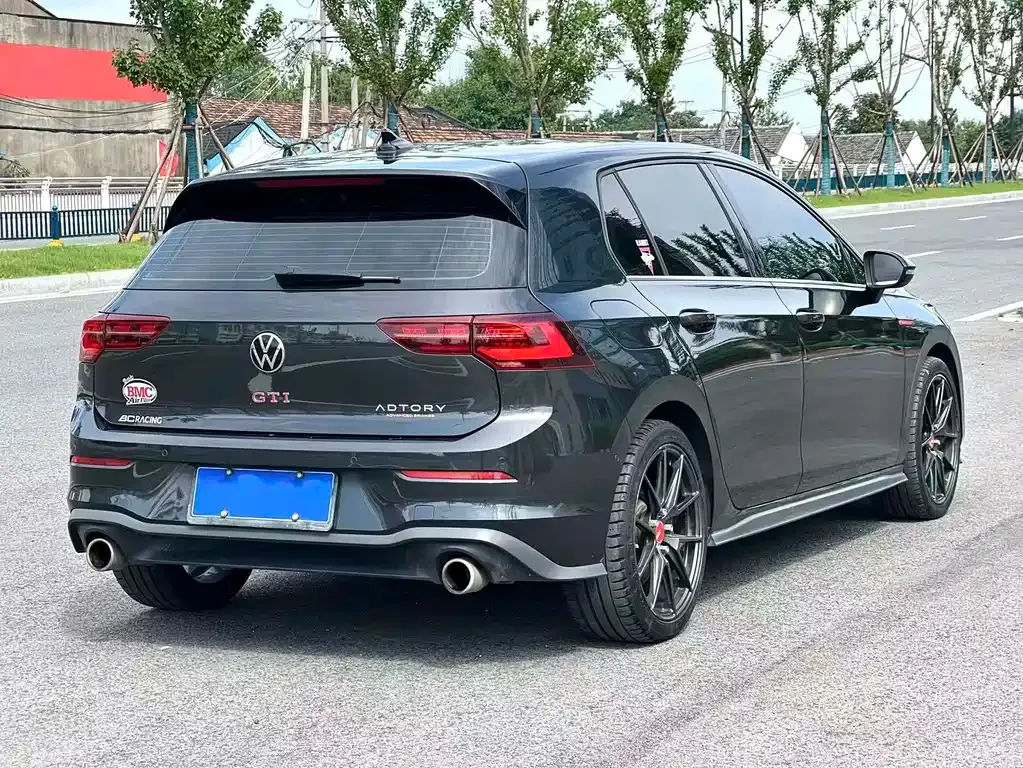 Volkswagen Golf GTI — фото 9