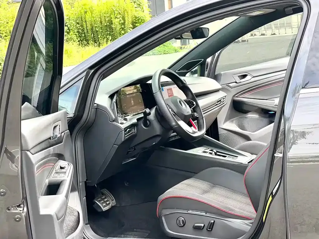 Volkswagen Golf GTI — фото 4