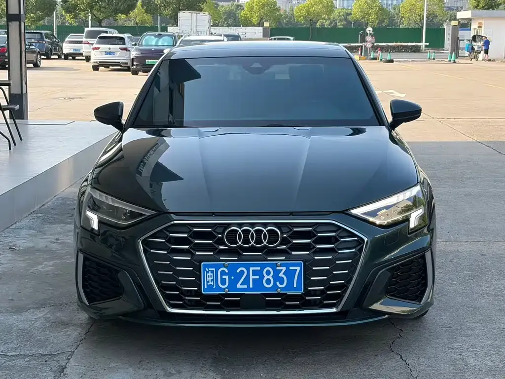 Audi A3 — фото 1