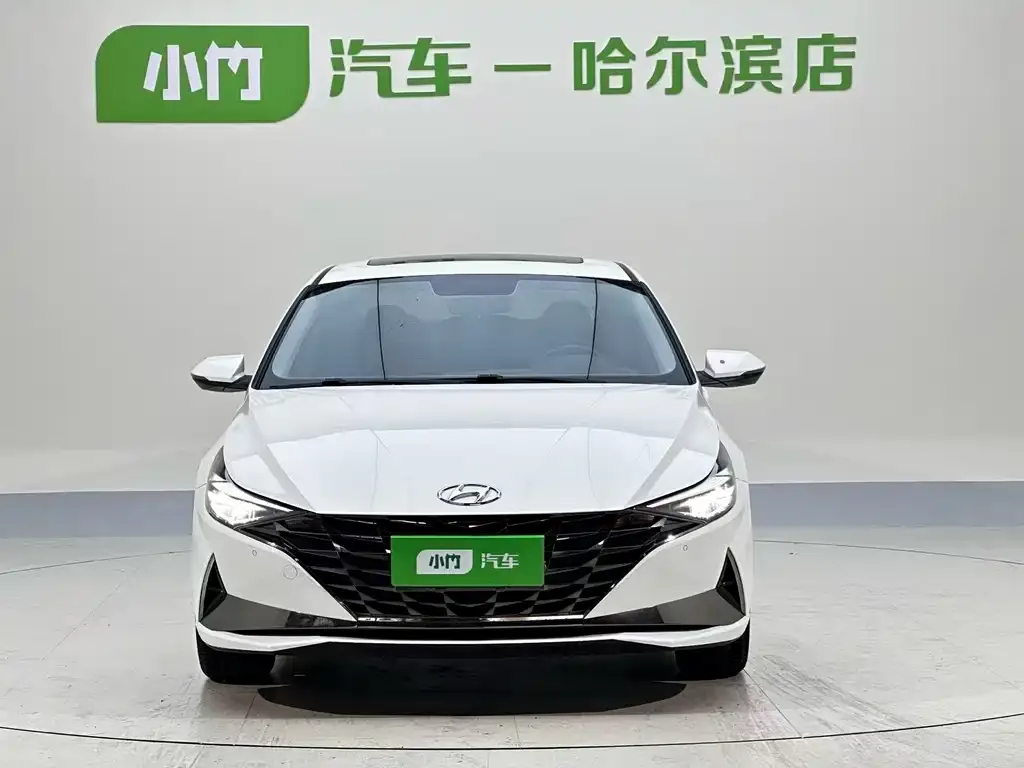 Hyundai Elantra — фото 2