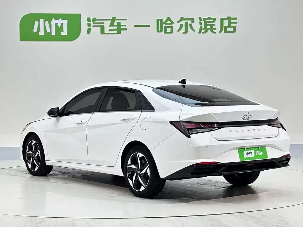 Hyundai Elantra — фото 10