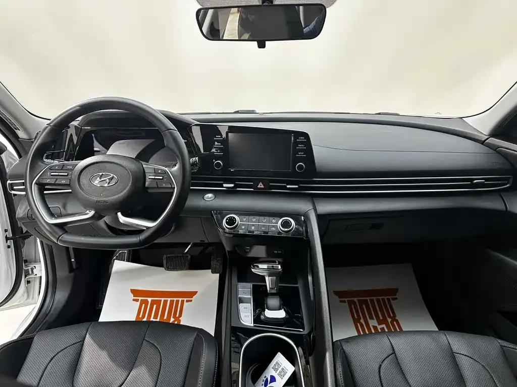 Hyundai Elantra — фото 8