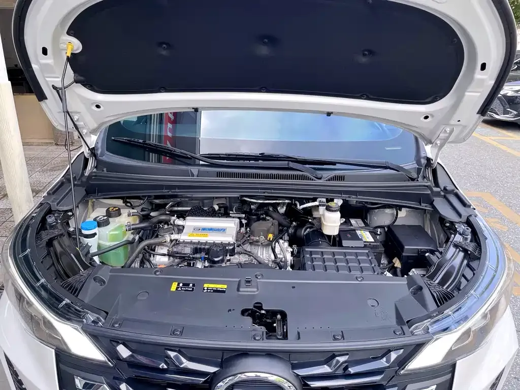 GAC Motor Trumpchi M6 — фото 10