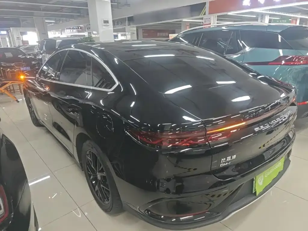 BYD Han — фото 10