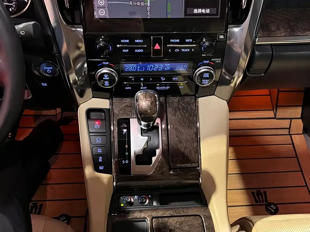 Toyota Vellfire — фото 10