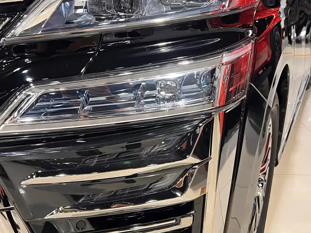 Toyota Vellfire — фото 6