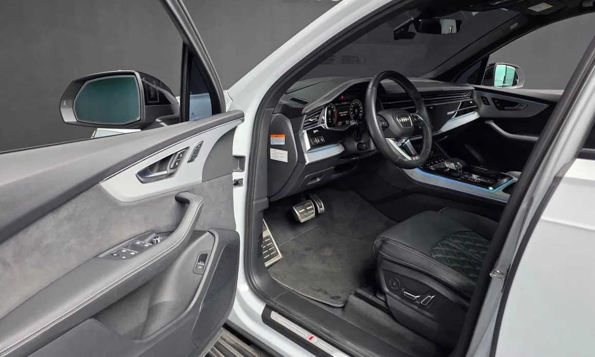 Audi Q7 2023 из KR, фото 8