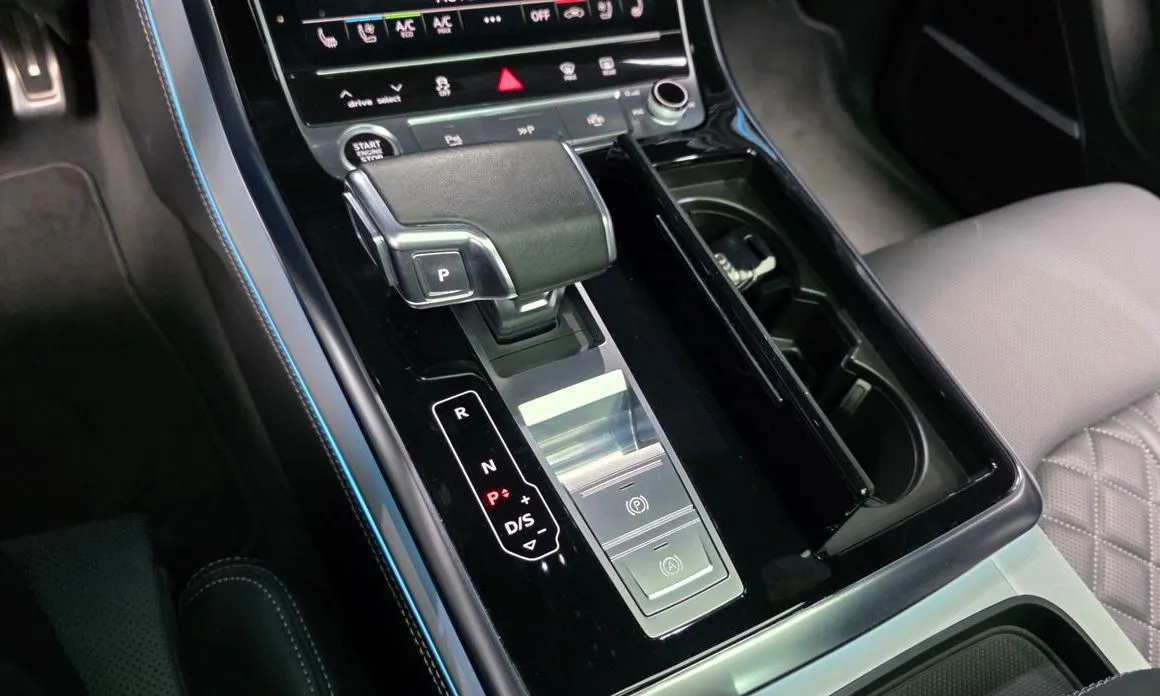 Audi Q7 2023 из KR, фото 10