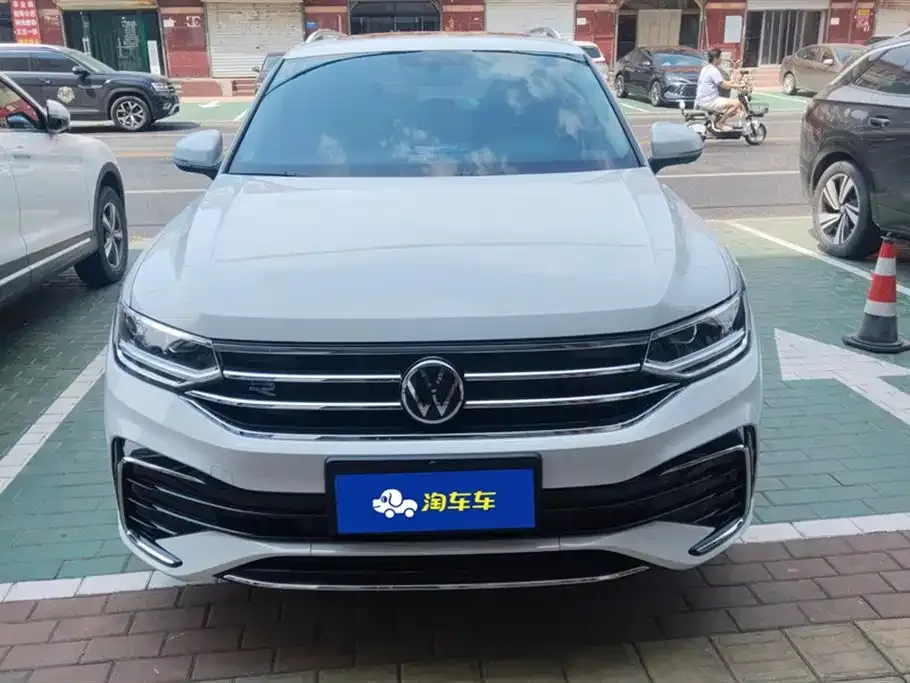 Volkswagen Tiguan L — фото 8