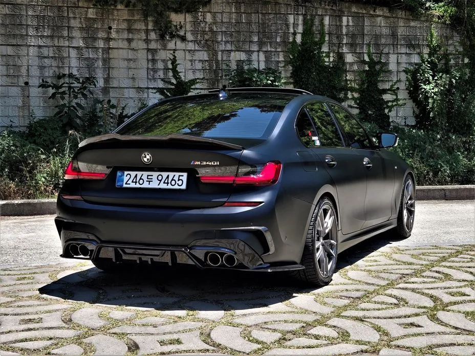 BMW 3-Series 2022 из KR, фото 3