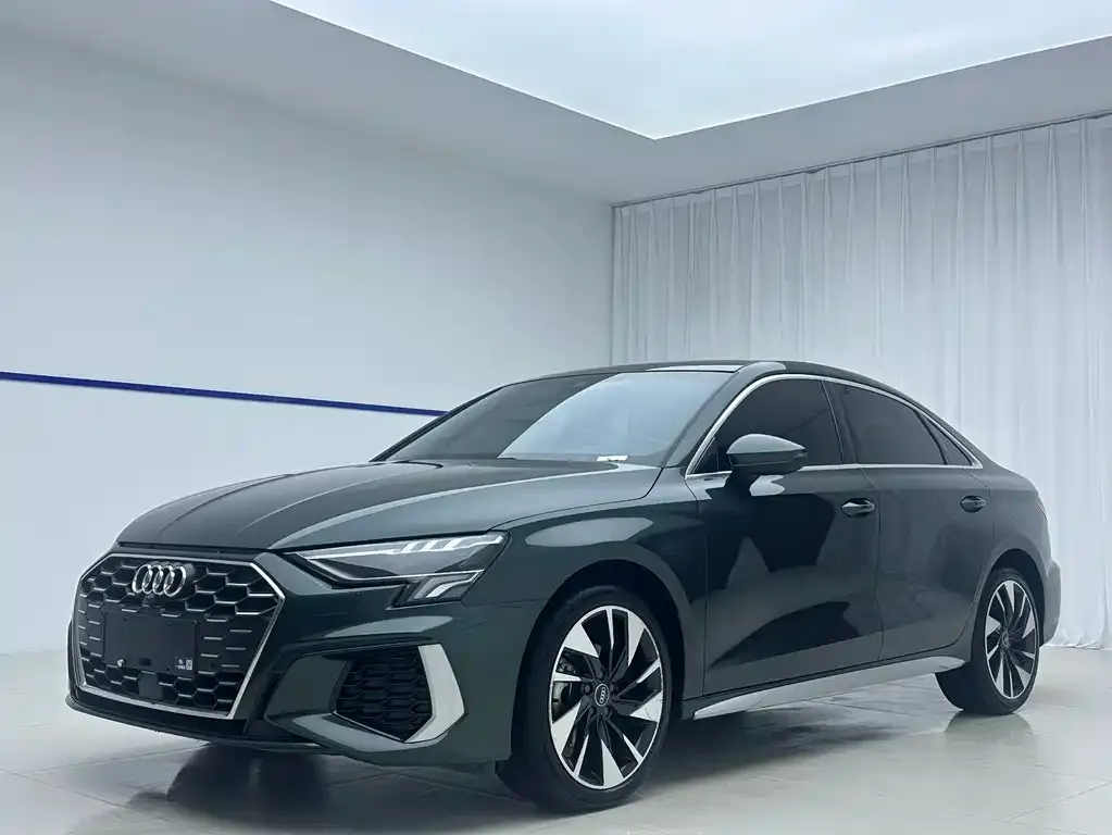 Audi A3 — фото 1