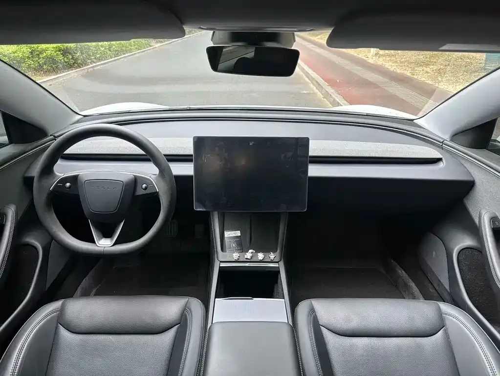 Tesla Model 3 — фото 4