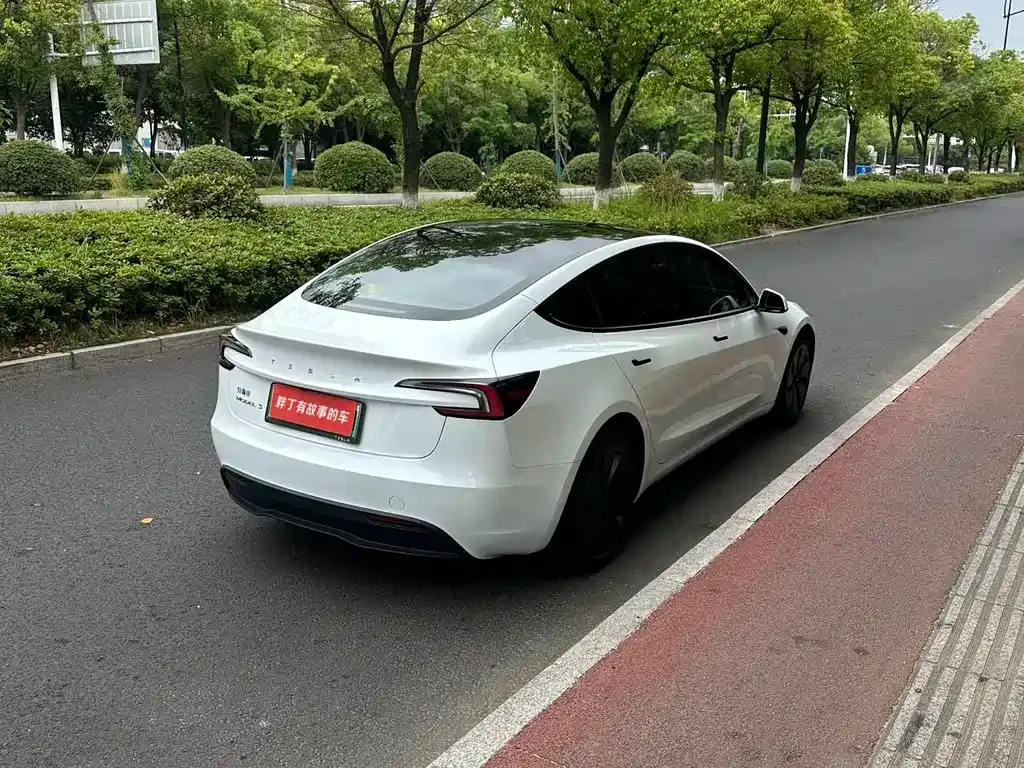 Tesla Model 3 — фото 5