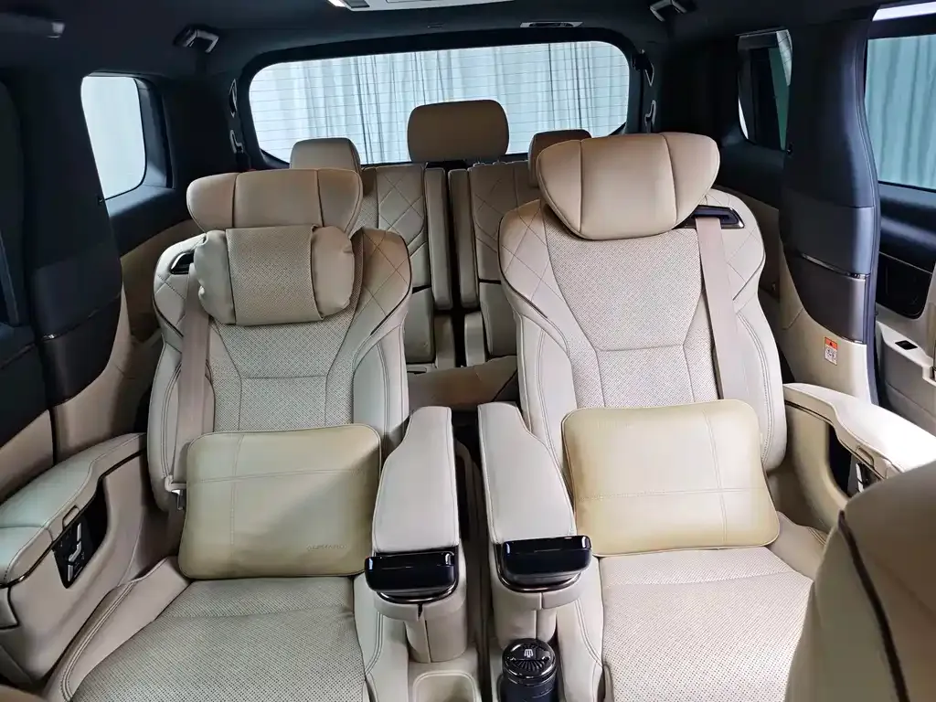 Toyota Vellfire — фото 3
