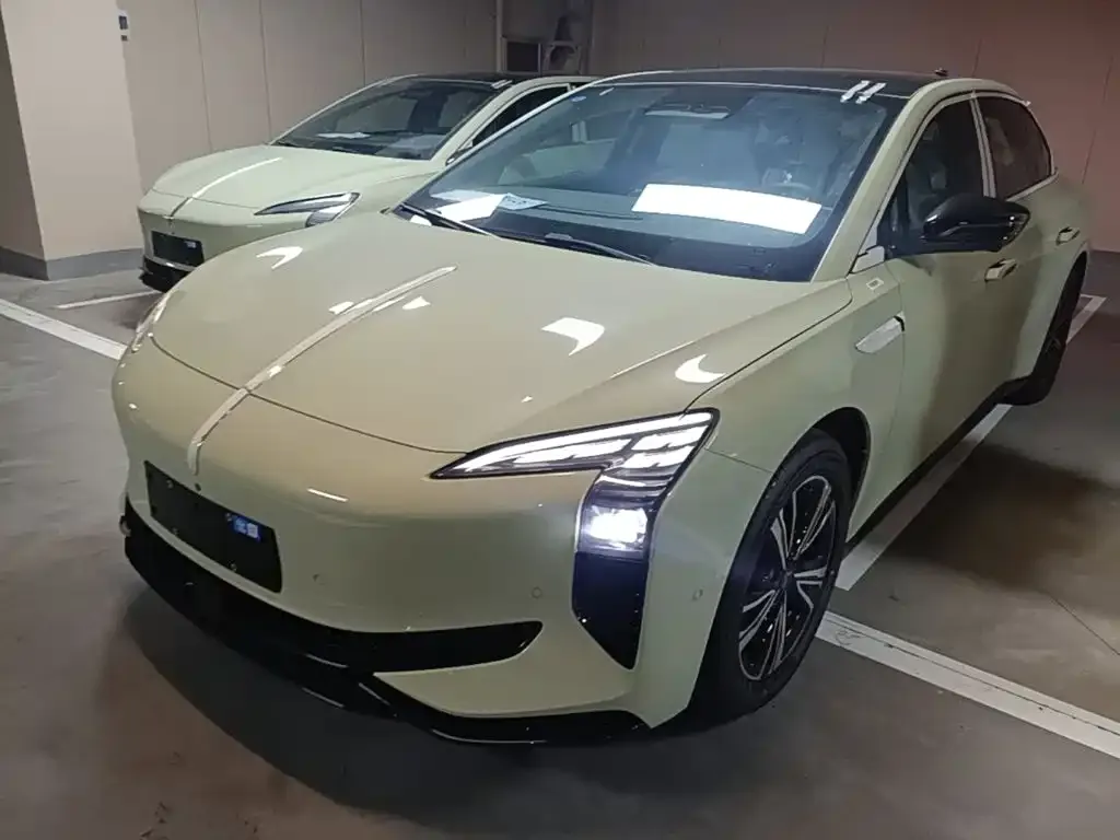 Hongqi EH7