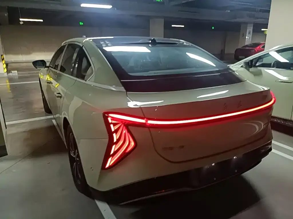 Hongqi EH7 2026 из CN, фото 4
