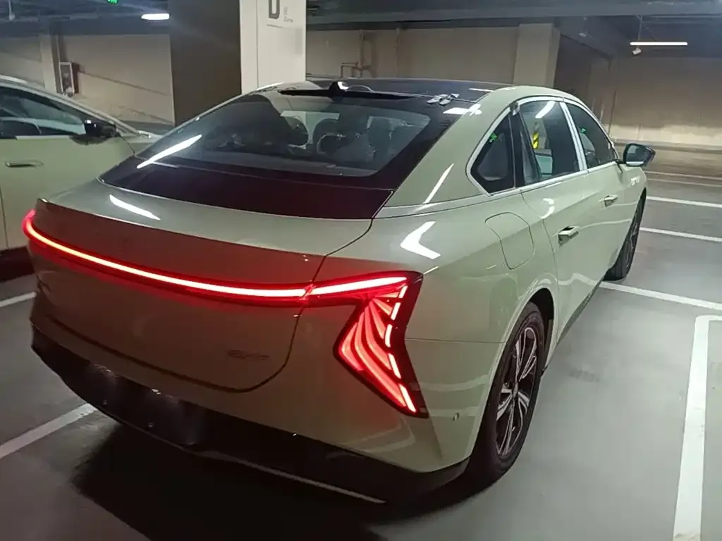 Hongqi EH7 2026 из CN, фото 2