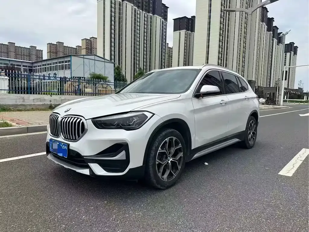 BMW X1 — фото 1
