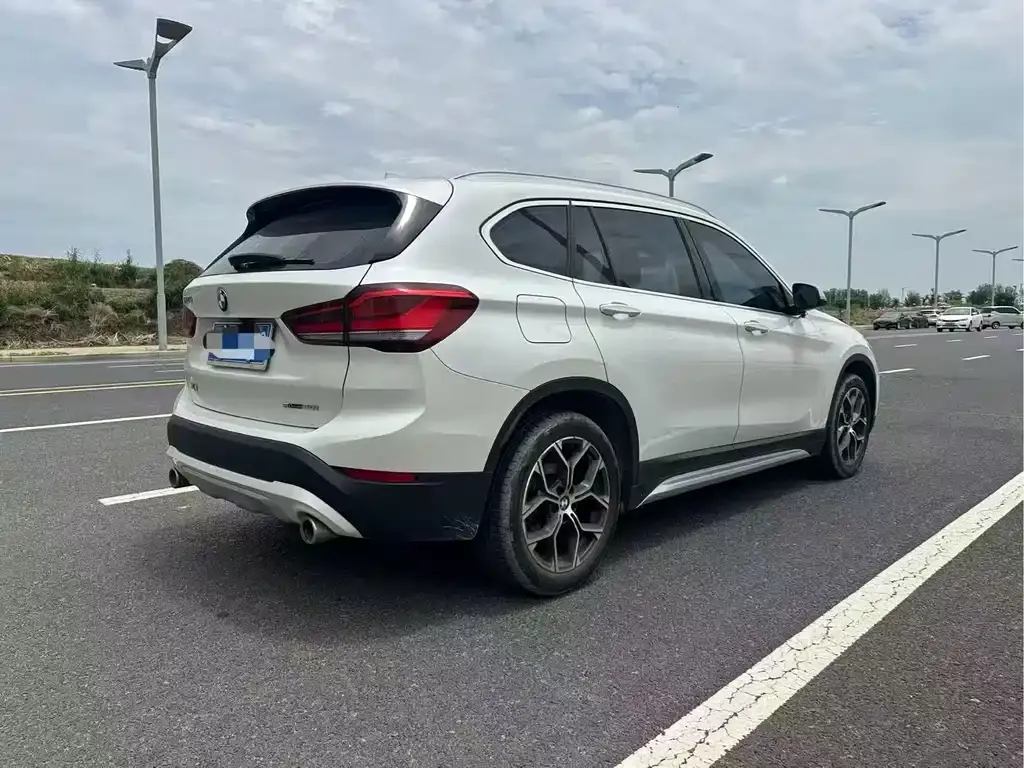 BMW X1 — фото 5